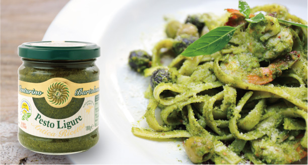 試食販売をすると必ず完売の自慢の品。本場北イタリアの新鮮ジェノベーゼペースト